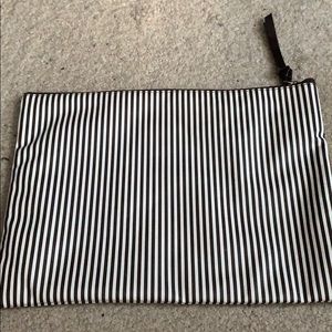 henri bendel Bags - Henri Bendel Pouch henri bendel Bags - Henri Bendel Pouch